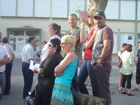 photo des parents a la kermesse avec arnaud douce titou vero maman et papa 